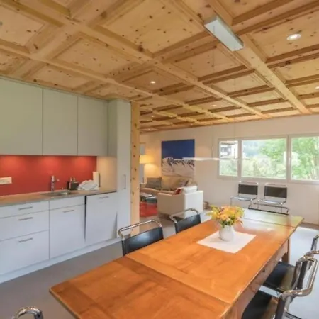 Ferienhaus Chesa Lagrev 1 *