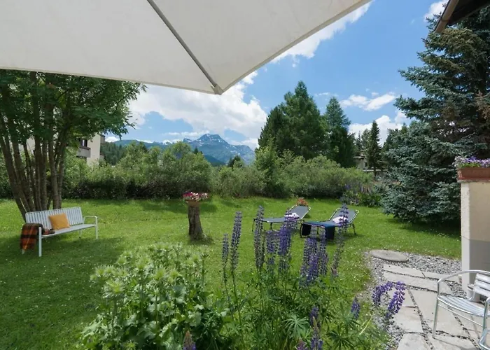 Semesterbostad Chesa Lagrev 1 *